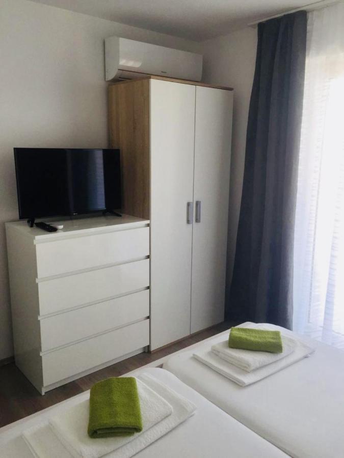 Delfin Apartments Crikvenica Exterior foto